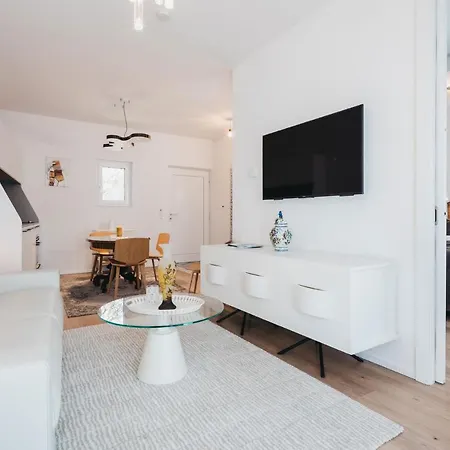 Grazios Luxusapartments Mit Dachterrasse Oder Garten, Kostenlose Parkplatze, E-tankstelle Apartahotel Graz