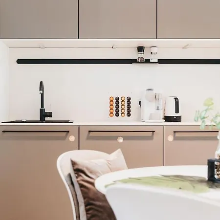 Grazios Luxusapartments Mit Dachterrasse Oder Garten, Kostenlose Parkplatze, E-tankstelle Apartahotel Graz