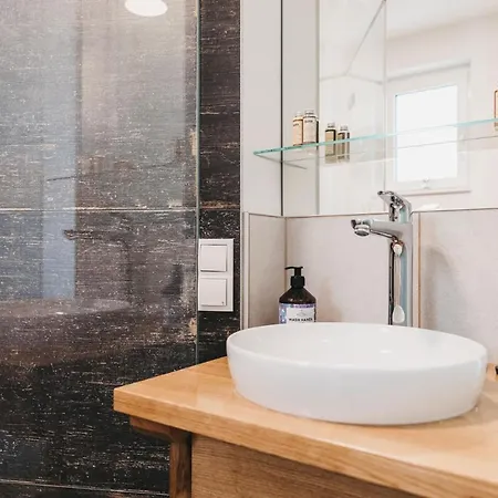 Apartahotel Grazios Luxusapartments Mit Dachterrasse Oder Garten, Kostenlose Parkplatze, E-tankstelle 2*